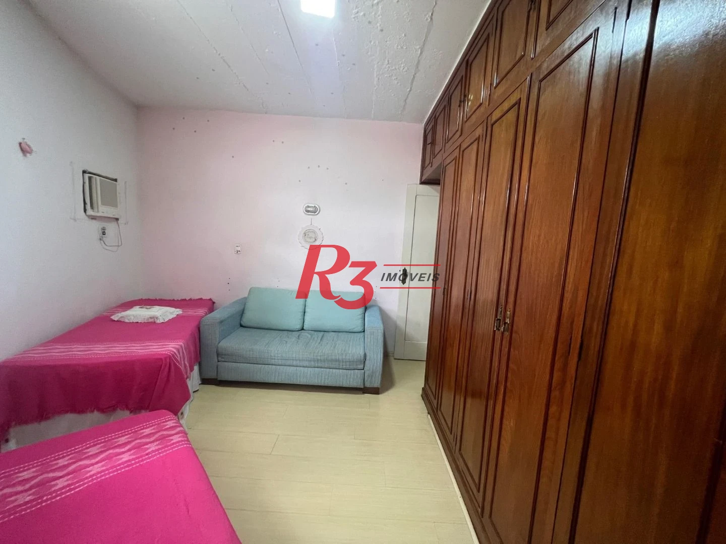 Casa com 3 dormitórios à venda, 148 m² por R$ 1.180.000,00 - Embaré - Santos/SP