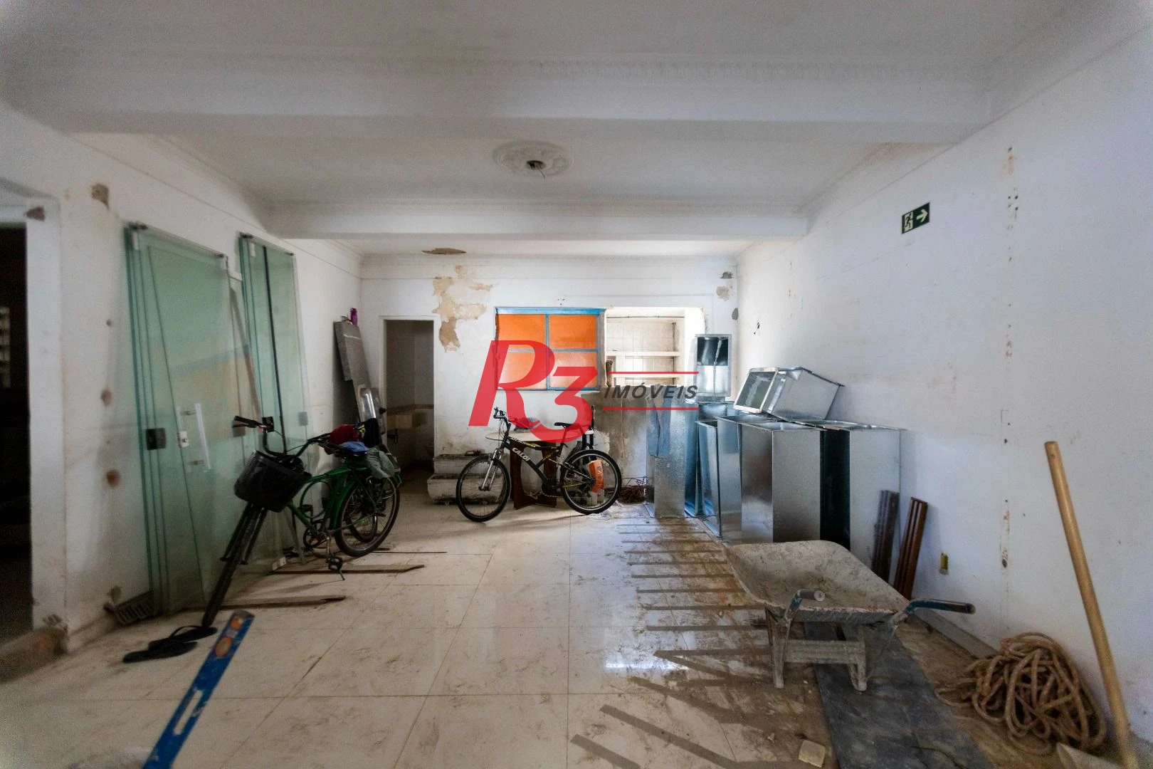 Sobrado com 4 dormitórios à venda, 258 m² por R$ 3.750.000,00 - Ponta da Praia - Santos/SP