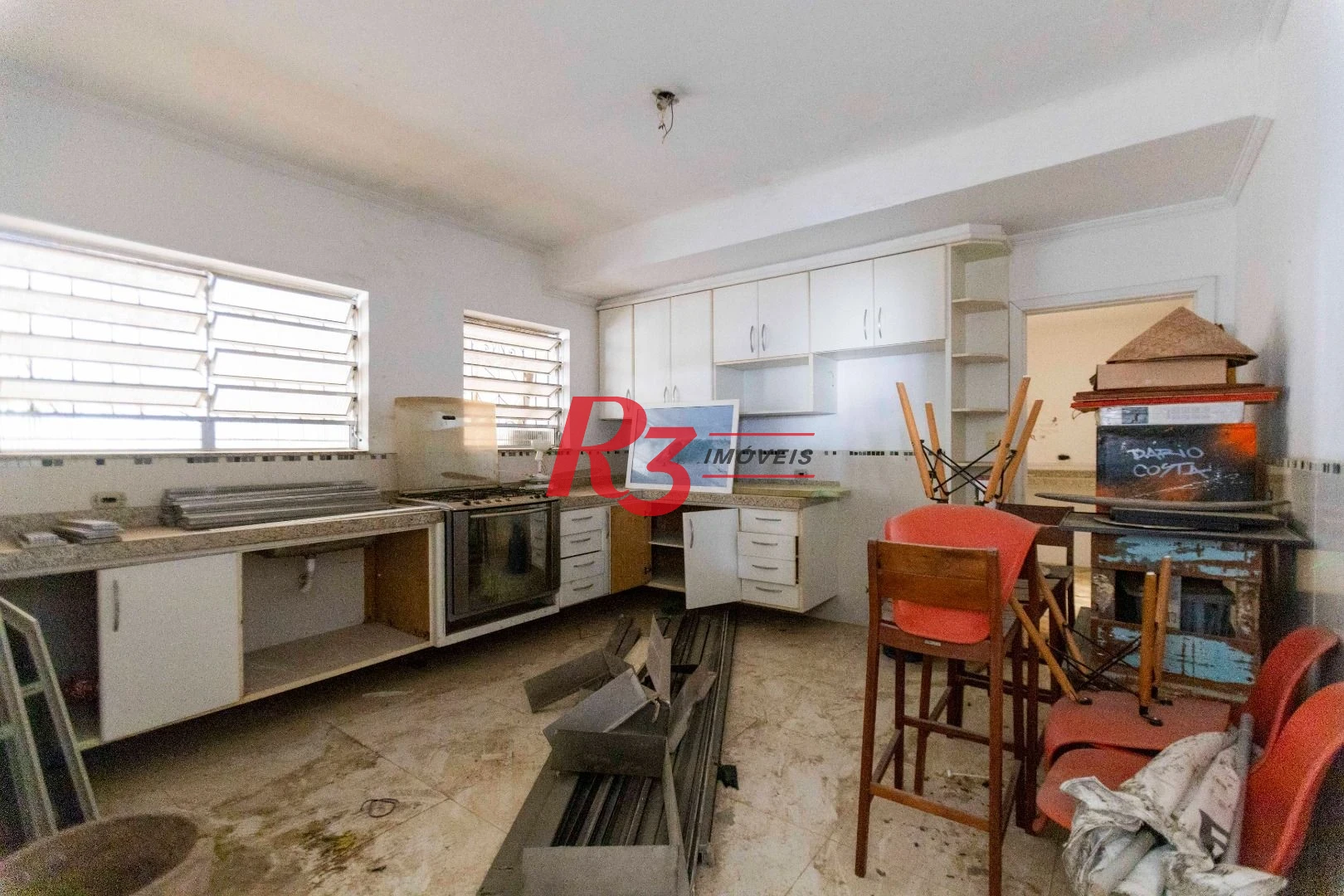 Sobrado com 4 dormitórios à venda, 258 m² por R$ 3.750.000,00 - Ponta da Praia - Santos/SP