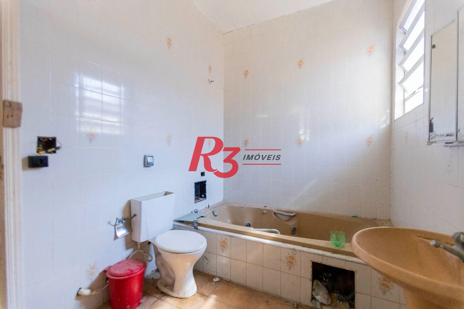 Sobrado com 4 dormitórios à venda, 258 m² por R$ 3.750.000,00 - Ponta da Praia - Santos/SP
