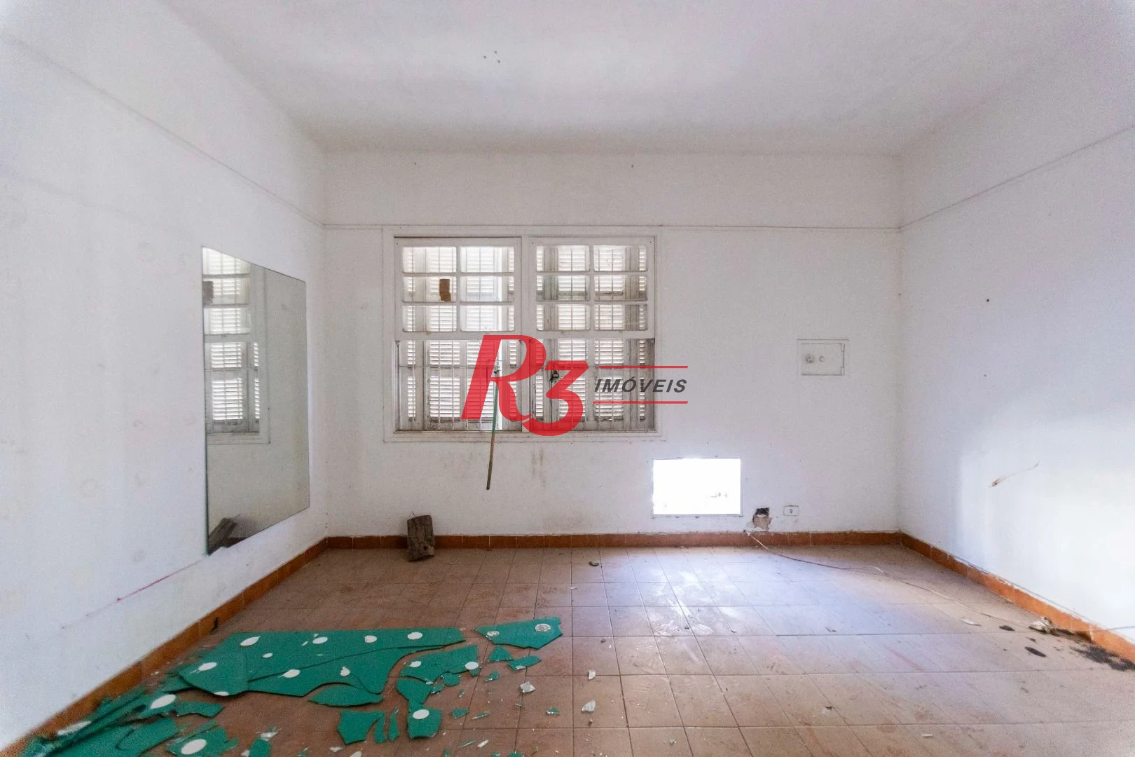 Sobrado com 4 dormitórios à venda, 258 m² por R$ 3.750.000,00 - Ponta da Praia - Santos/SP