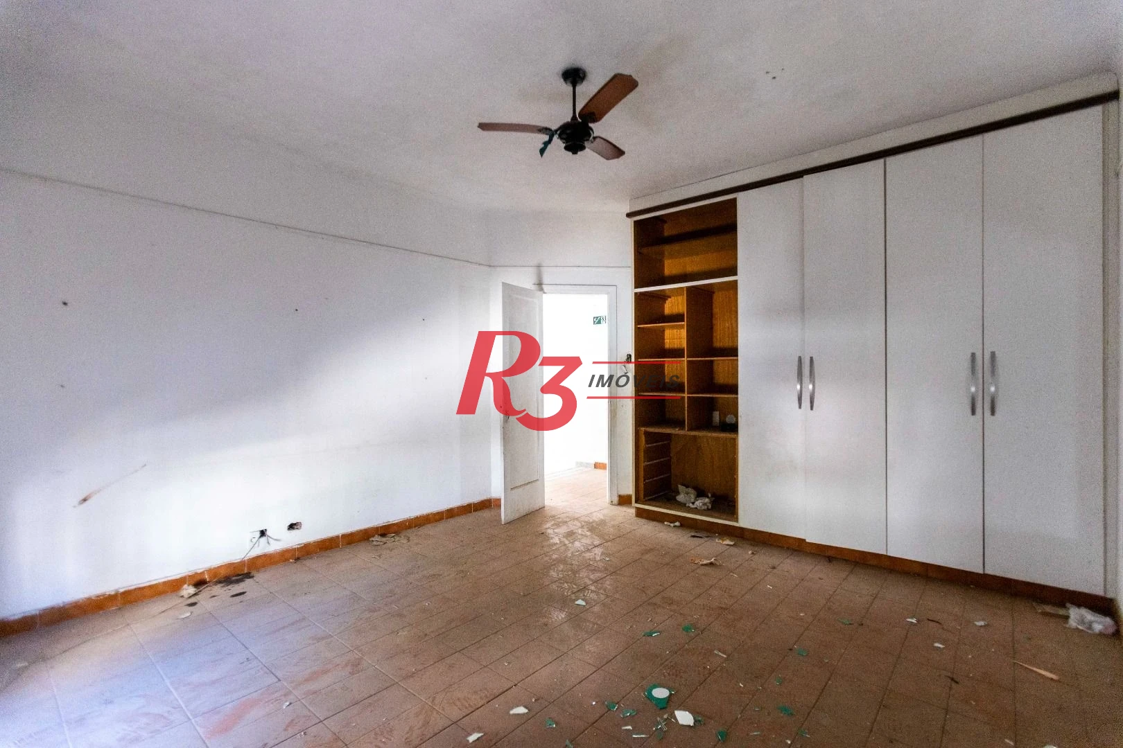 Sobrado com 4 dormitórios à venda, 258 m² por R$ 3.750.000,00 - Ponta da Praia - Santos/SP