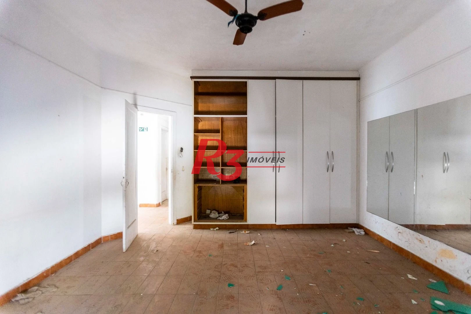 Sobrado com 4 dormitórios à venda, 258 m² por R$ 3.750.000,00 - Ponta da Praia - Santos/SP