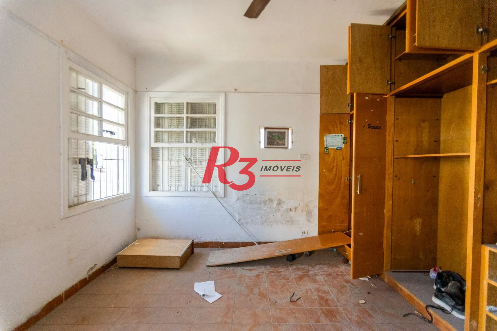 Sobrado com 4 dormitórios à venda, 258 m² por R$ 3.750.000,00 - Ponta da Praia - Santos/SP