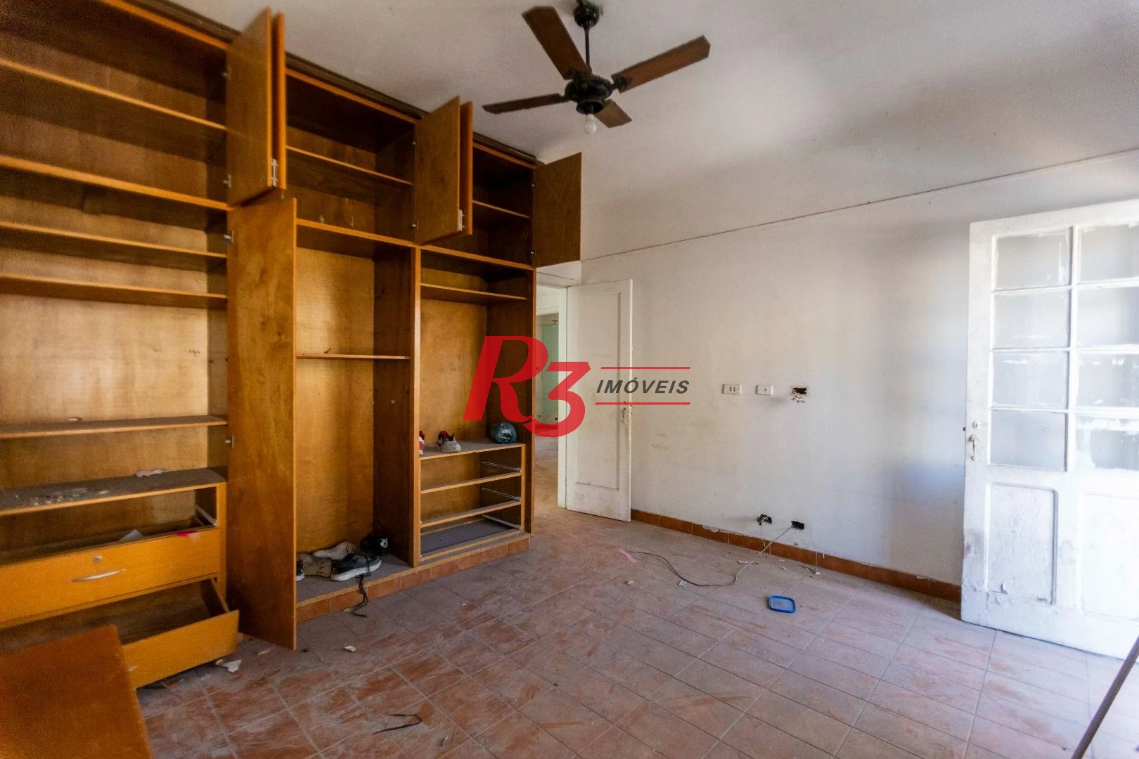 Sobrado com 4 dormitórios à venda, 258 m² por R$ 3.750.000,00 - Ponta da Praia - Santos/SP