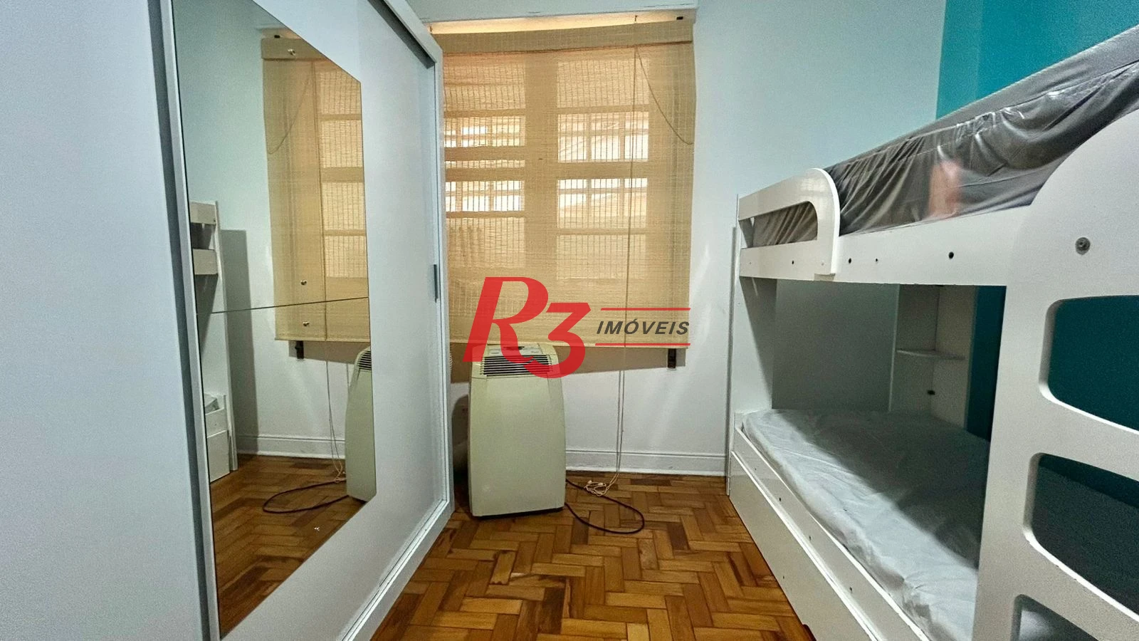 Apartamento com 3 dormitórios à venda, 80 m² por R$ 730.000,00 - Gonzaga - Santos/SP