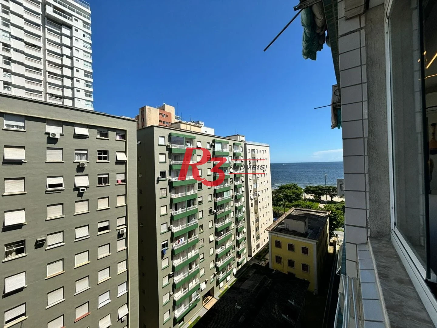 Kitnet com 1 dormitório, 28 m² - venda por R$ 480.000,00 ou aluguel por R$ 3.590,02/mês - Embaré - Santos/SP