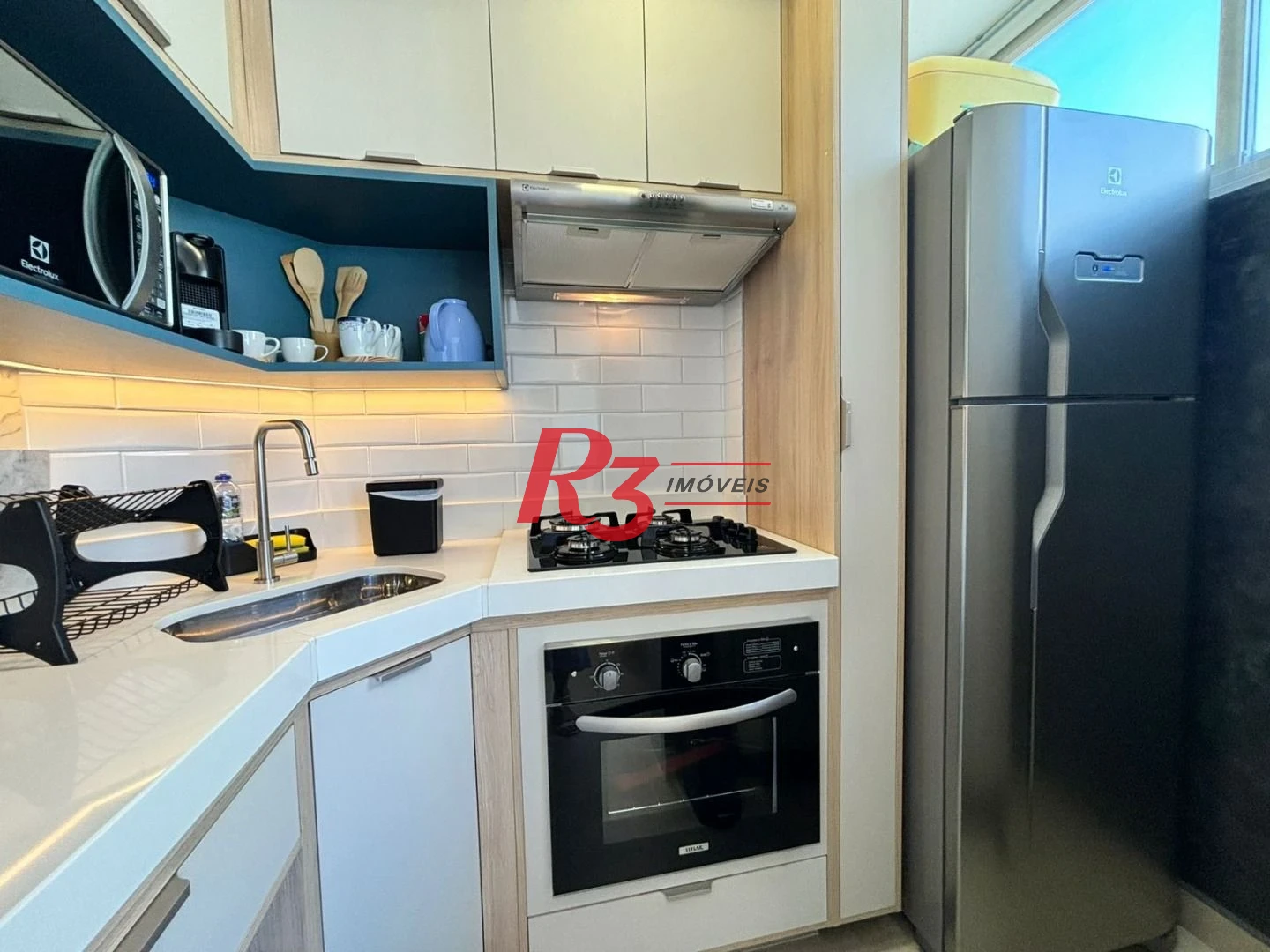 Kitnet com 1 dormitório, 28 m² - venda por R$ 480.000,00 ou aluguel por R$ 3.590,02/mês - Embaré - Santos/SP