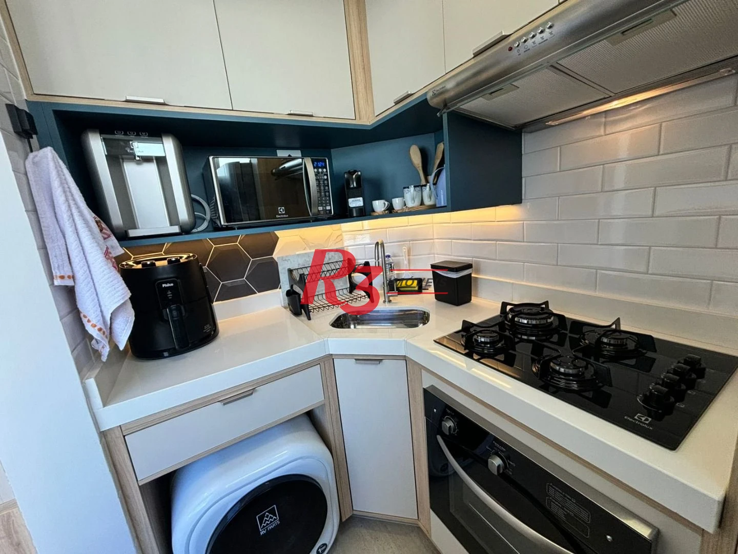 Kitnet com 1 dormitório, 28 m² - venda por R$ 480.000,00 ou aluguel por R$ 3.590,02/mês - Embaré - Santos/SP