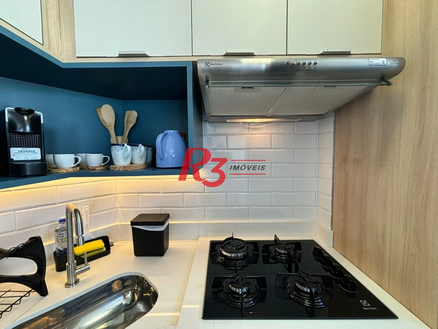 Kitnet com 1 dormitório, 28 m² - venda por R$ 480.000,00 ou aluguel por R$ 3.590,02/mês - Embaré - Santos/SP