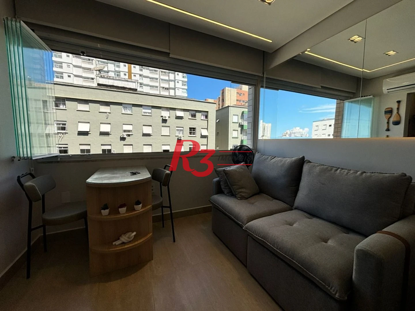 Kitnet com 1 dormitório, 28 m² - venda por R$ 480.000,00 ou aluguel por R$ 3.590,02/mês - Embaré - Santos/SP
