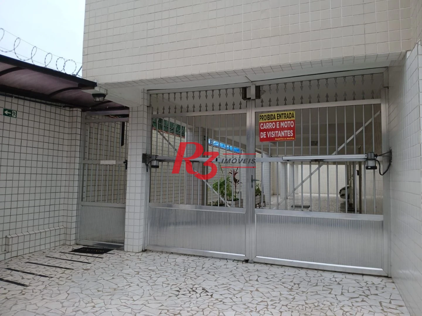 Apartamento com 2 dormitórios à venda, 65 m² por R$ 265.000,00 - Catiapoã - São Vicente/SP