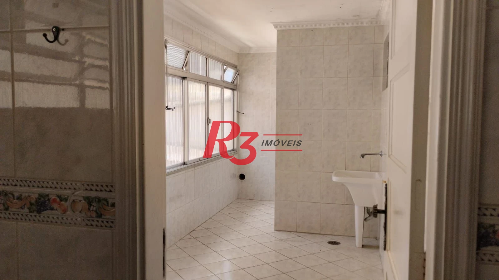 Casa com 3 dormitórios para alugar, 215 m² por R$ 6.916,01/mês - Ponta da Praia - Santos/SP