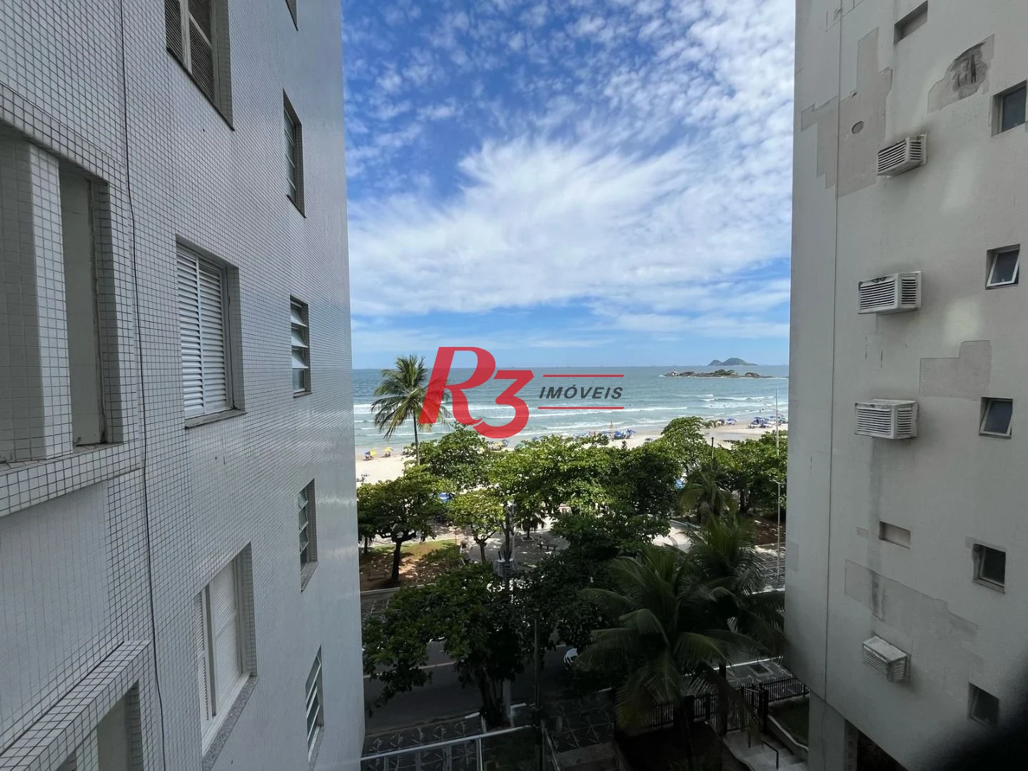 Apartamento com 4 dormitórios à venda, 140 m² por R$ 890.000,00 - Pitangueiras - Guarujá/SP