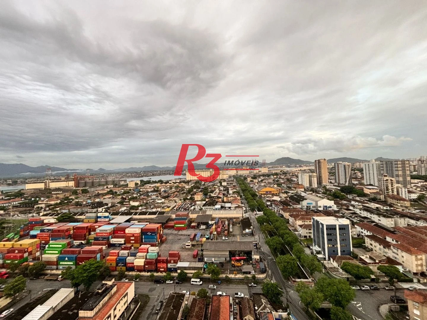 Apartamento com 2 dormitórios à venda, 66 m² por R$ 600.000,00 - Macuco - Santos/SP
