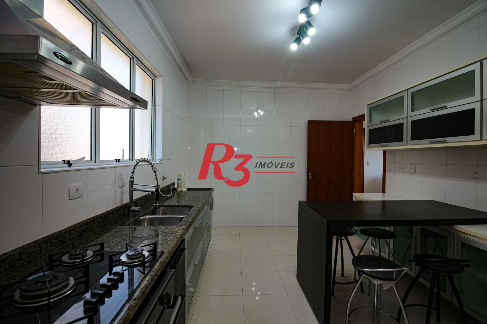 Apartamento com 3 dormitórios à venda, 138 m² por R$ 1.490.000,00 - Gonzaga - Santos/SP