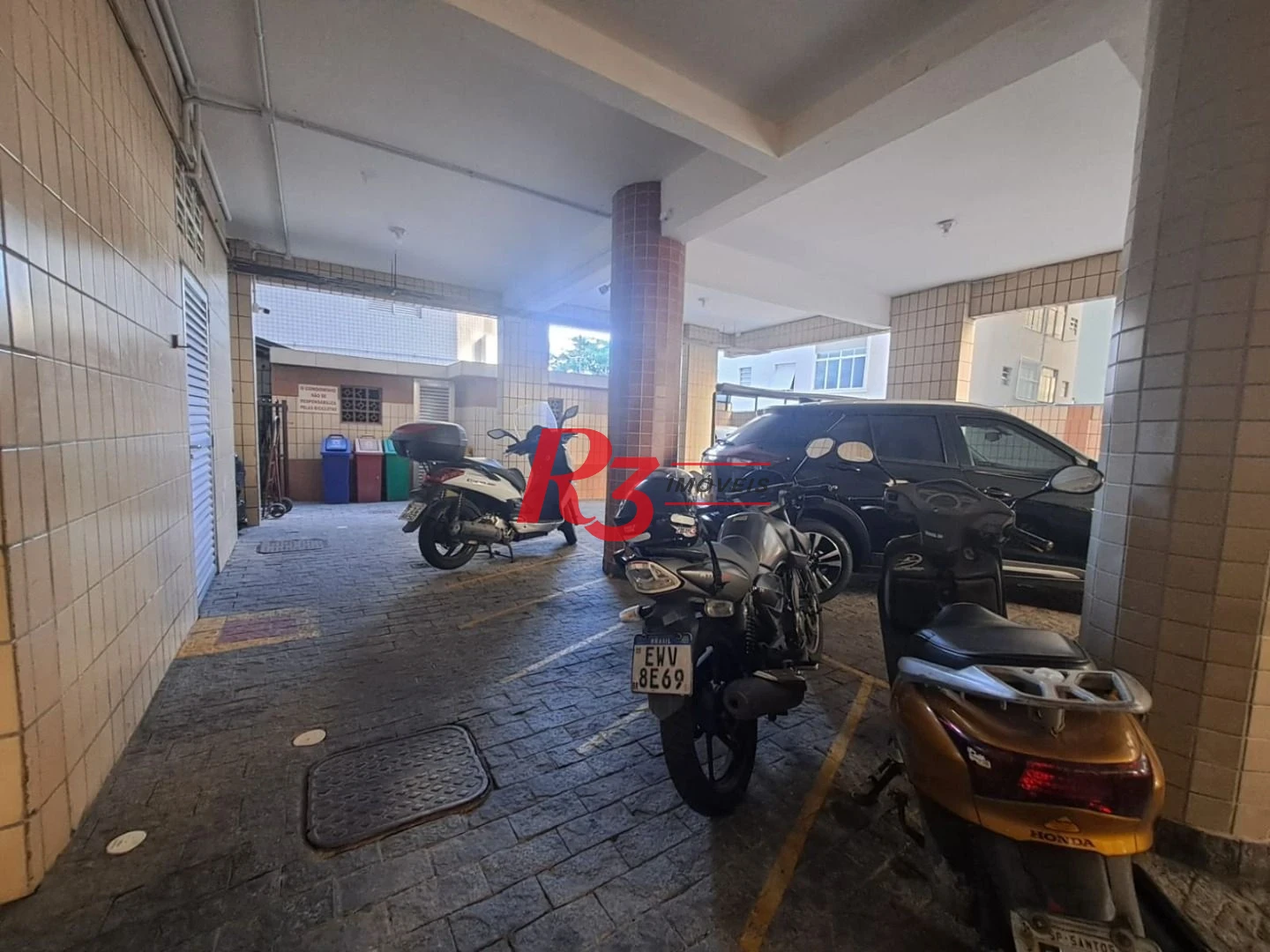 Apartamento com 2 dormitórios à venda, 57 m² por R$ 495.000,00 - Embaré - Santos/SP