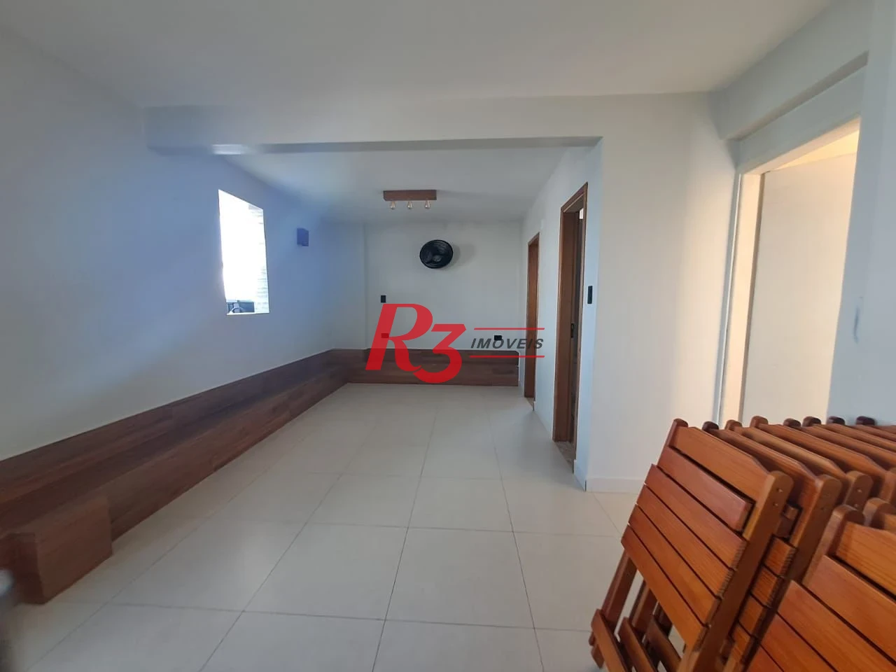 Apartamento com 2 dormitórios à venda, 57 m² por R$ 495.000,00 - Embaré - Santos/SP