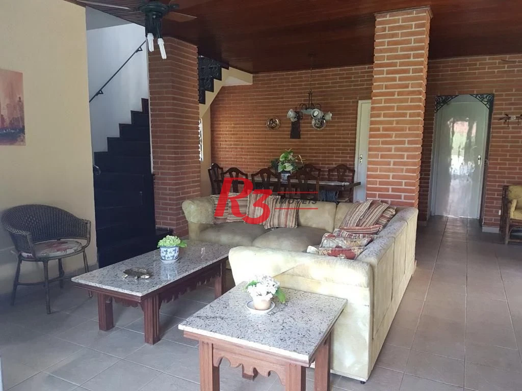 Casa com 3 dormitórios à venda, 200 m² por R$ 900.000,00 - Jardim Virginia - Guarujá/SP