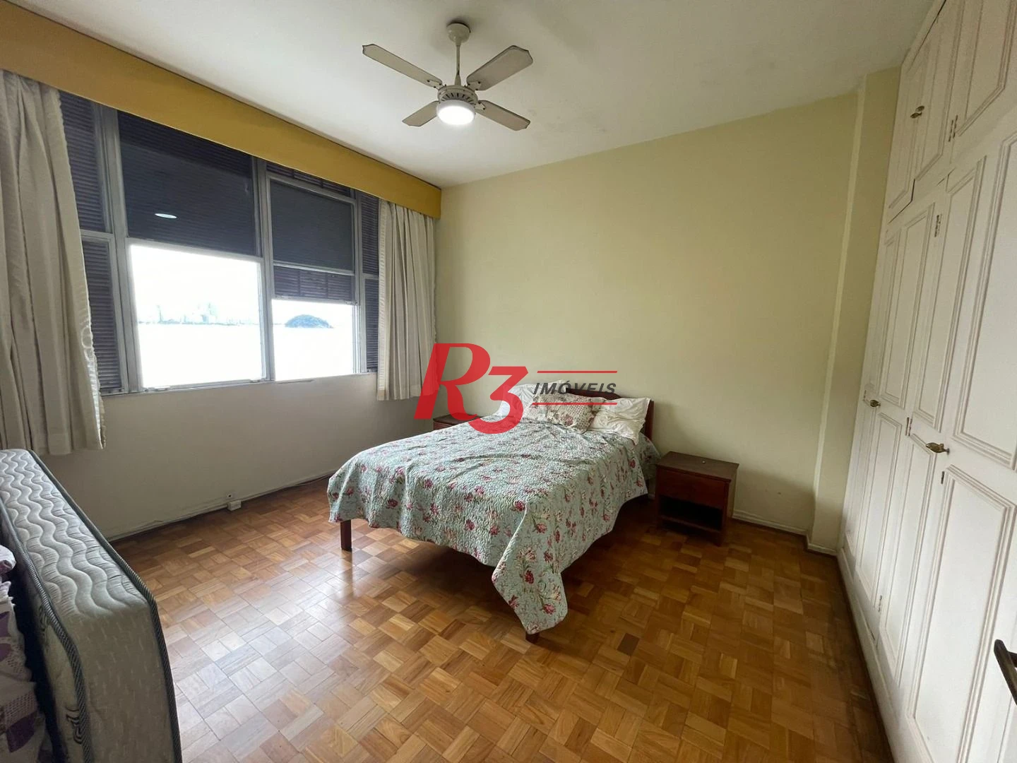 Apartamento com 4 dormitórios à venda, 235 m² por R$ 1.250.000,00 - Ilha Porchat - São Vicente/SP
