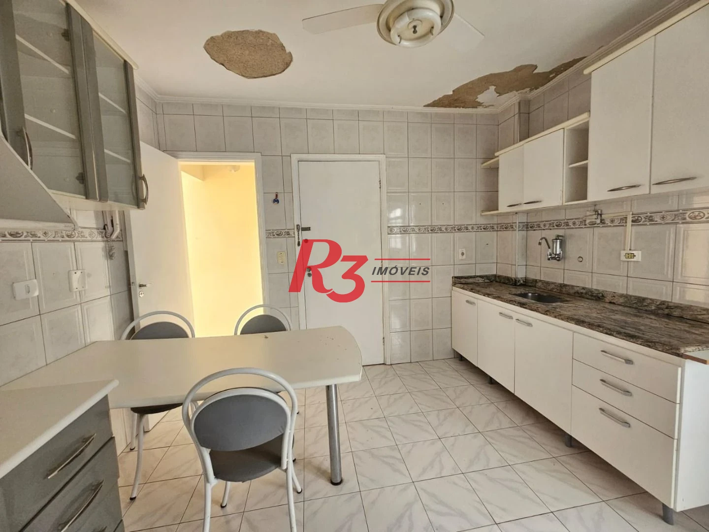 Apartamento com 2 dormitórios à venda, 80 m² por R$ 440.000,00 - Campo Grande - Santos/SP