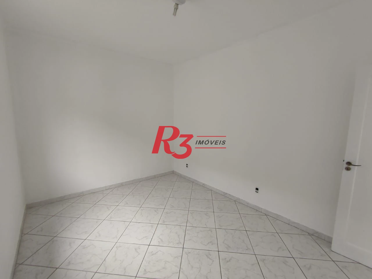 Apartamento com 2 dormitórios à venda, 49 m² por R$ 250.000,00 - Catiapoã - São Vicente/SP