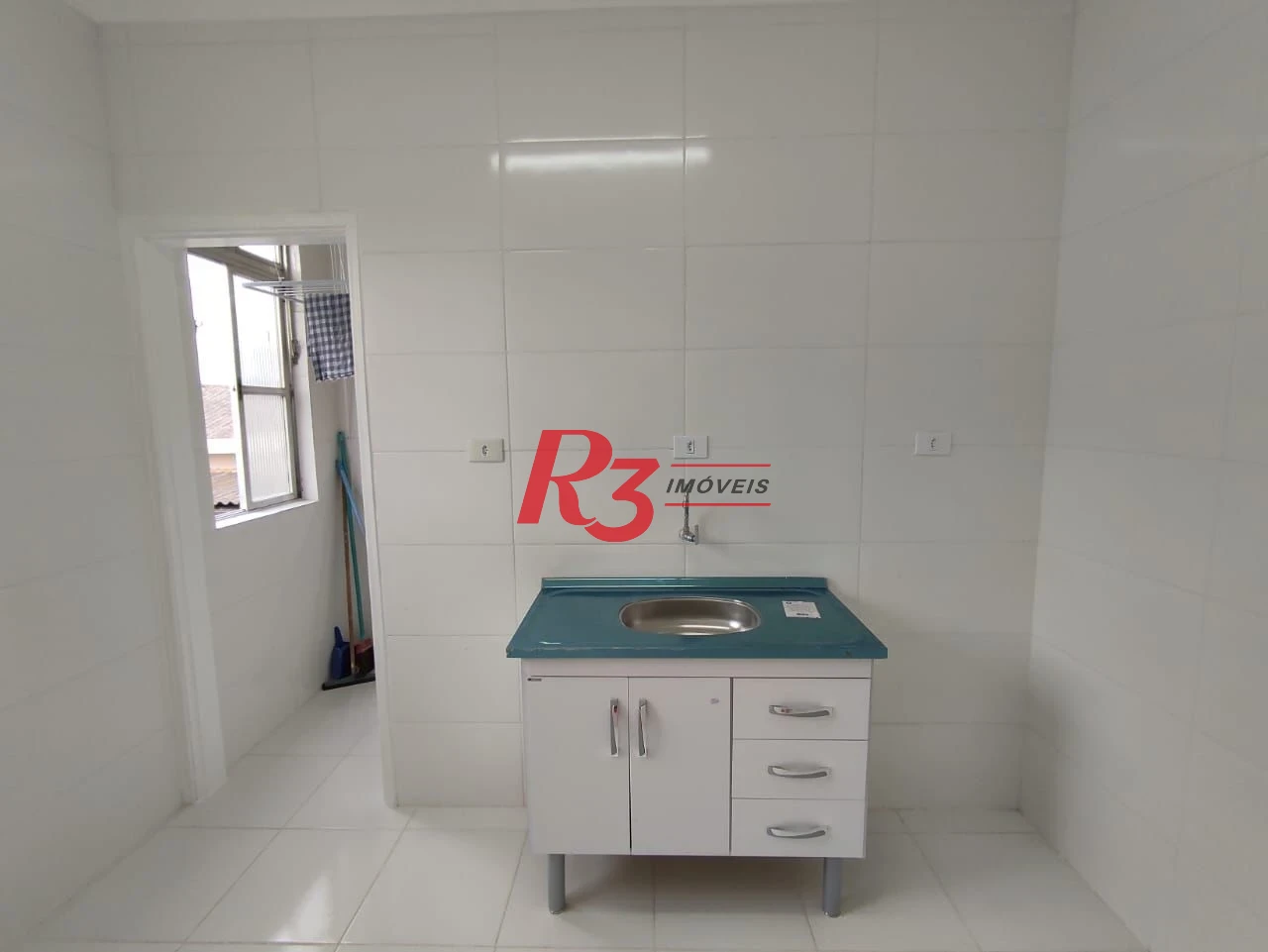Apartamento com 2 dormitórios à venda, 49 m² por R$ 250.000,00 - Catiapoã - São Vicente/SP