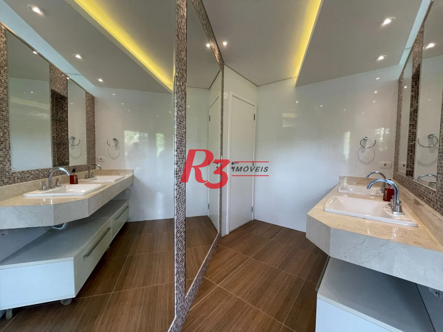 Casa com 6 dormitórios à venda, 841 m² por R$ 13.900.000,00 - Acapulco - Guarujá/SP