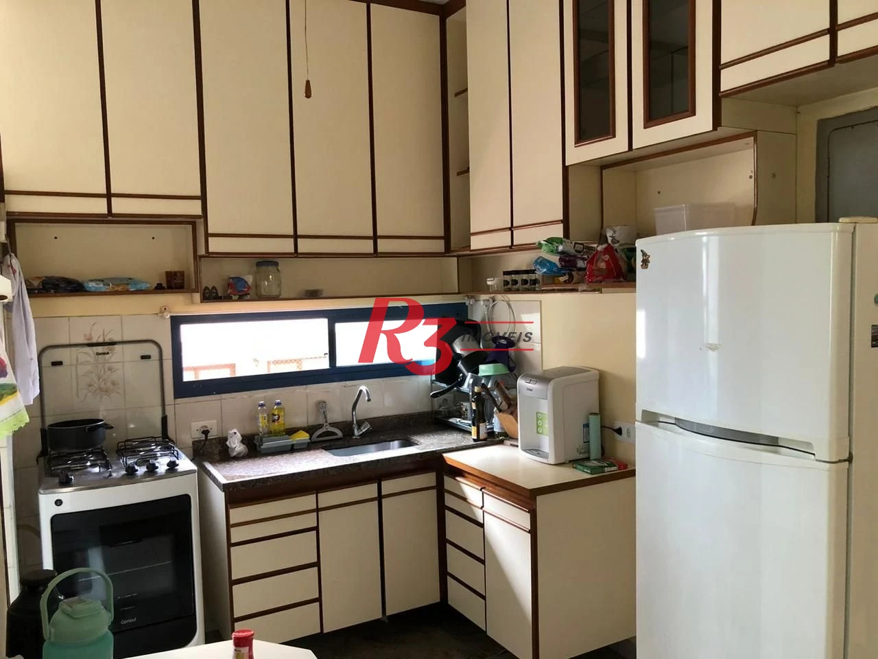 Apartamento com 2 dormitórios à venda, 68 m² por R$ 375.000,00 - Jardim Las Palmas - Guarujá/SP