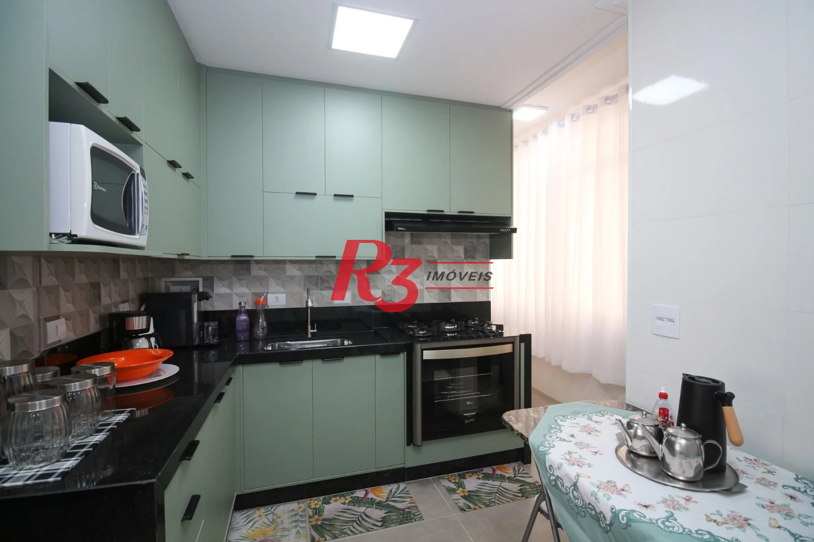 Apartamento com 3 dormitórios à venda, 100 m² por R$ 620.000,00 - José Menino - Santos/SP