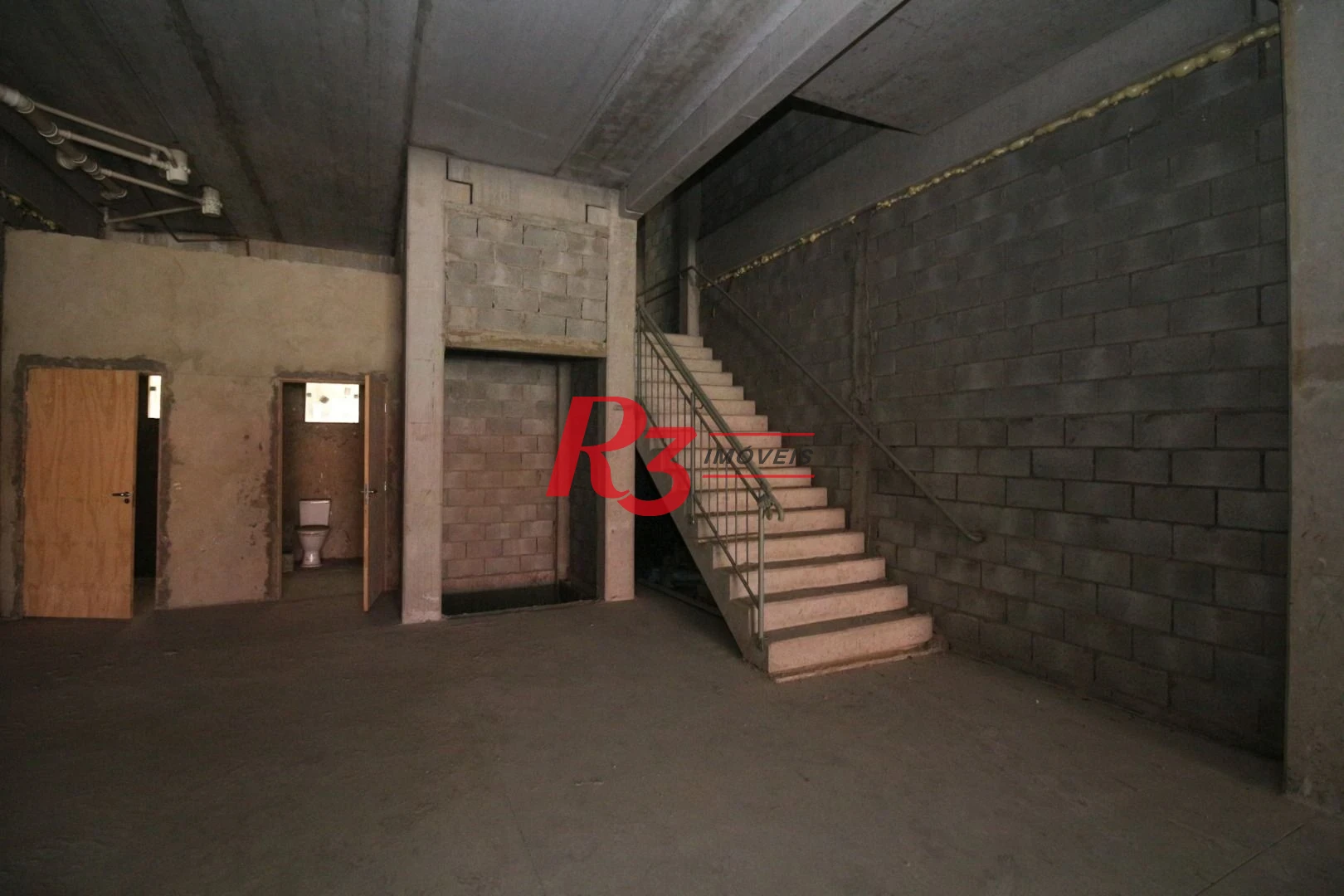 Loja para alugar, 720 m² por R$ 35.000,00/mês - Itararé - São Vicente/SP