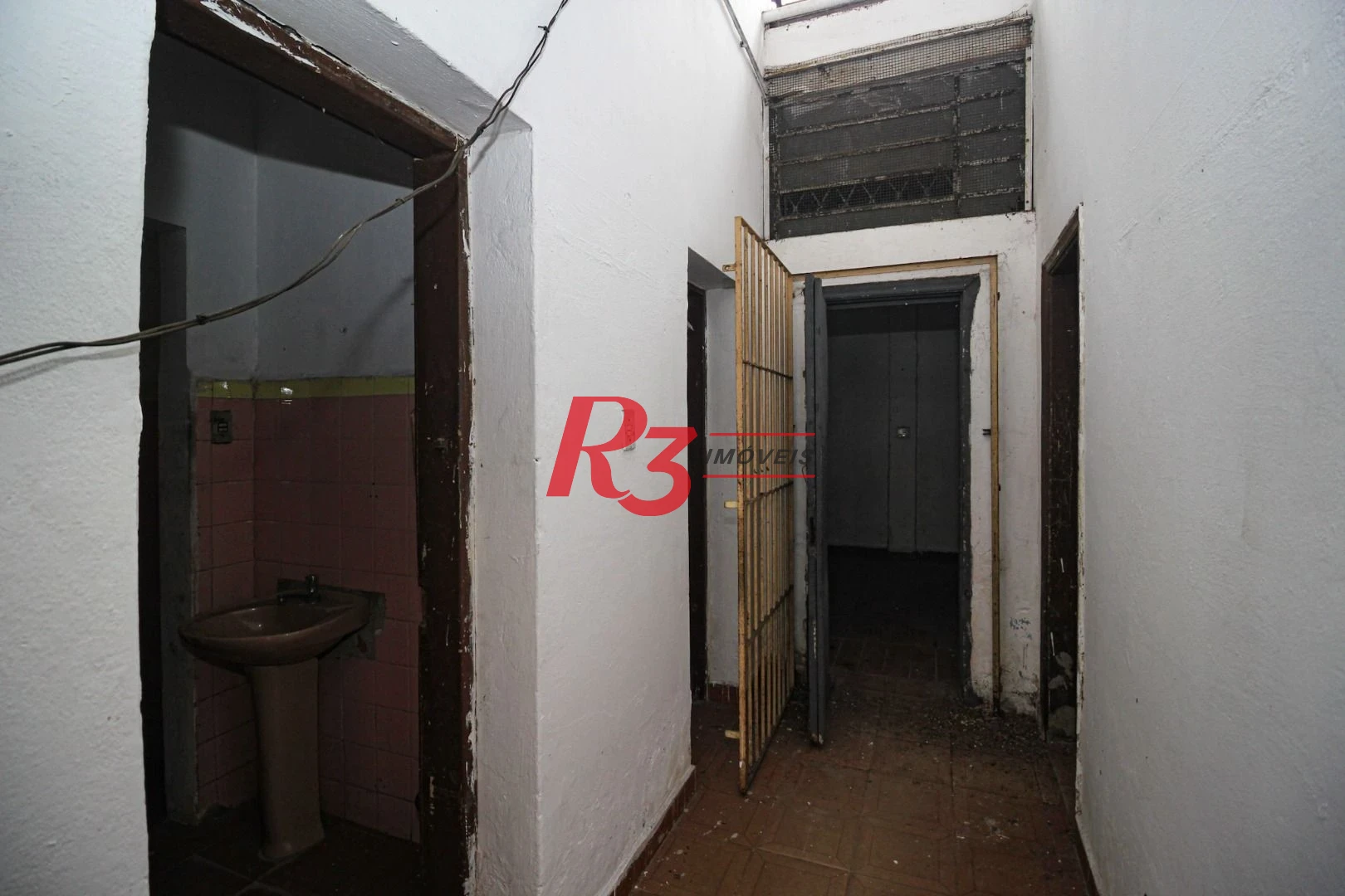 Galpão, 390 m² - venda por R$ 715.000,00 ou aluguel por R$ 4.257,00/mês - Vila Nova - Santos/SP