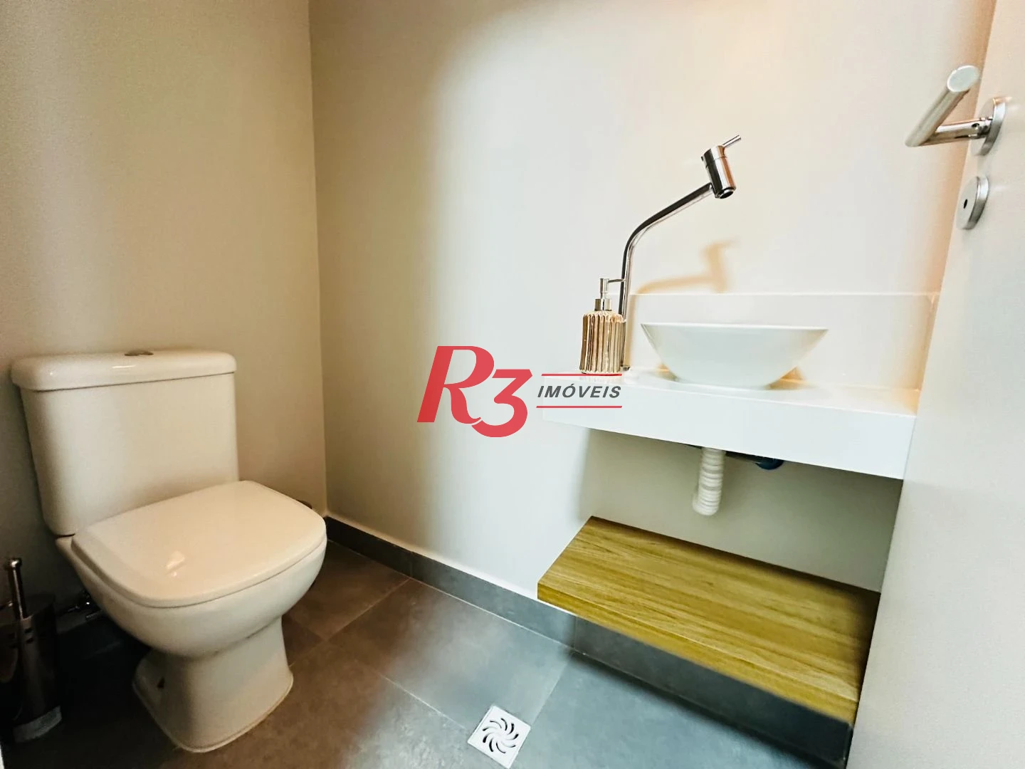 Apartamento à venda, 85 m² por R$ 1.650.000,00 - Embaré - Santos/SP