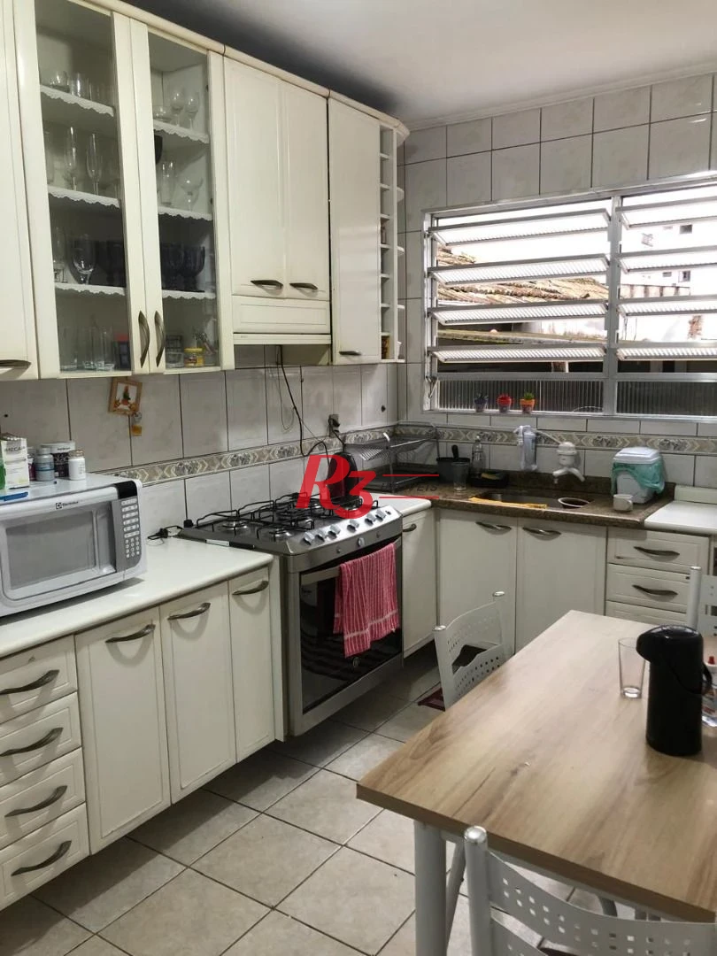 Casa com 3 dormitórios à venda, 260 m² por R$ 650.000,00 - Macuco - Santos/SP