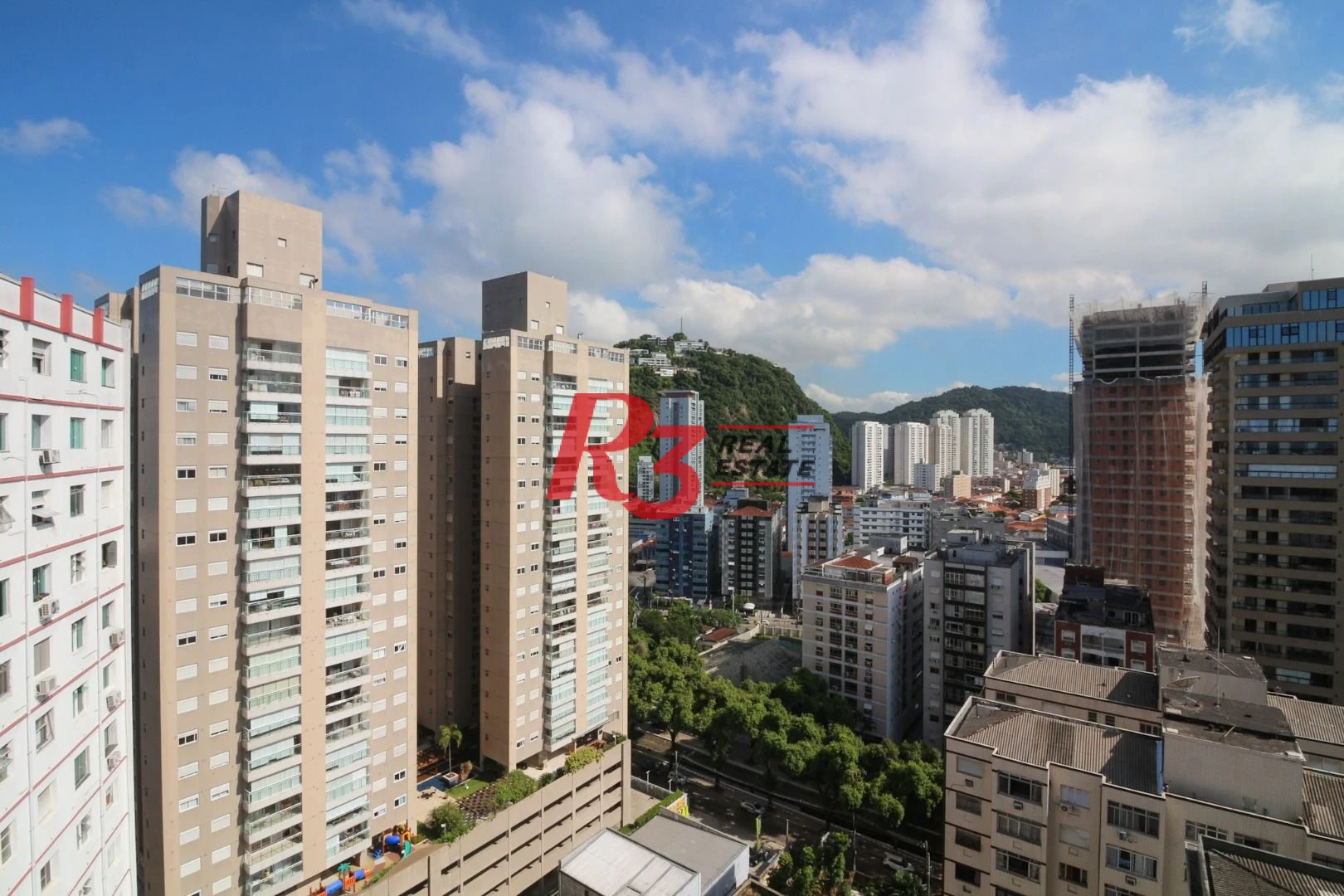 Apartamento com 2 dormitórios à venda, 50 m² por R$ 390.000,00 - José Menino - Santos/SP