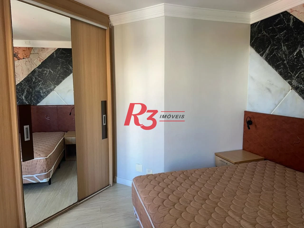 Flat 1 suíte, sala e varanda, 44 m² por R$ 450.000 - Gonzaga - Santos/SP