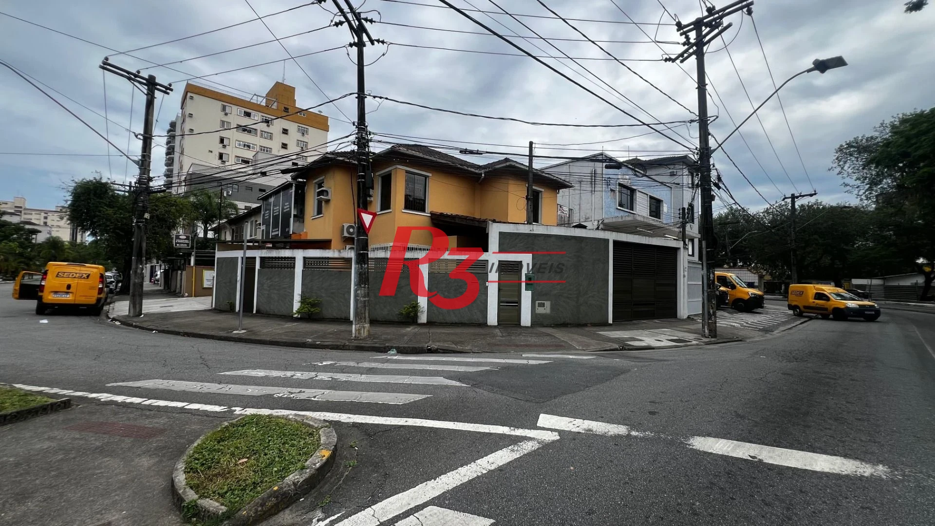 Casa com 3 dormitórios para locação, 177 m² por R$ 10.000/ano - Boqueirão - Santos/SP