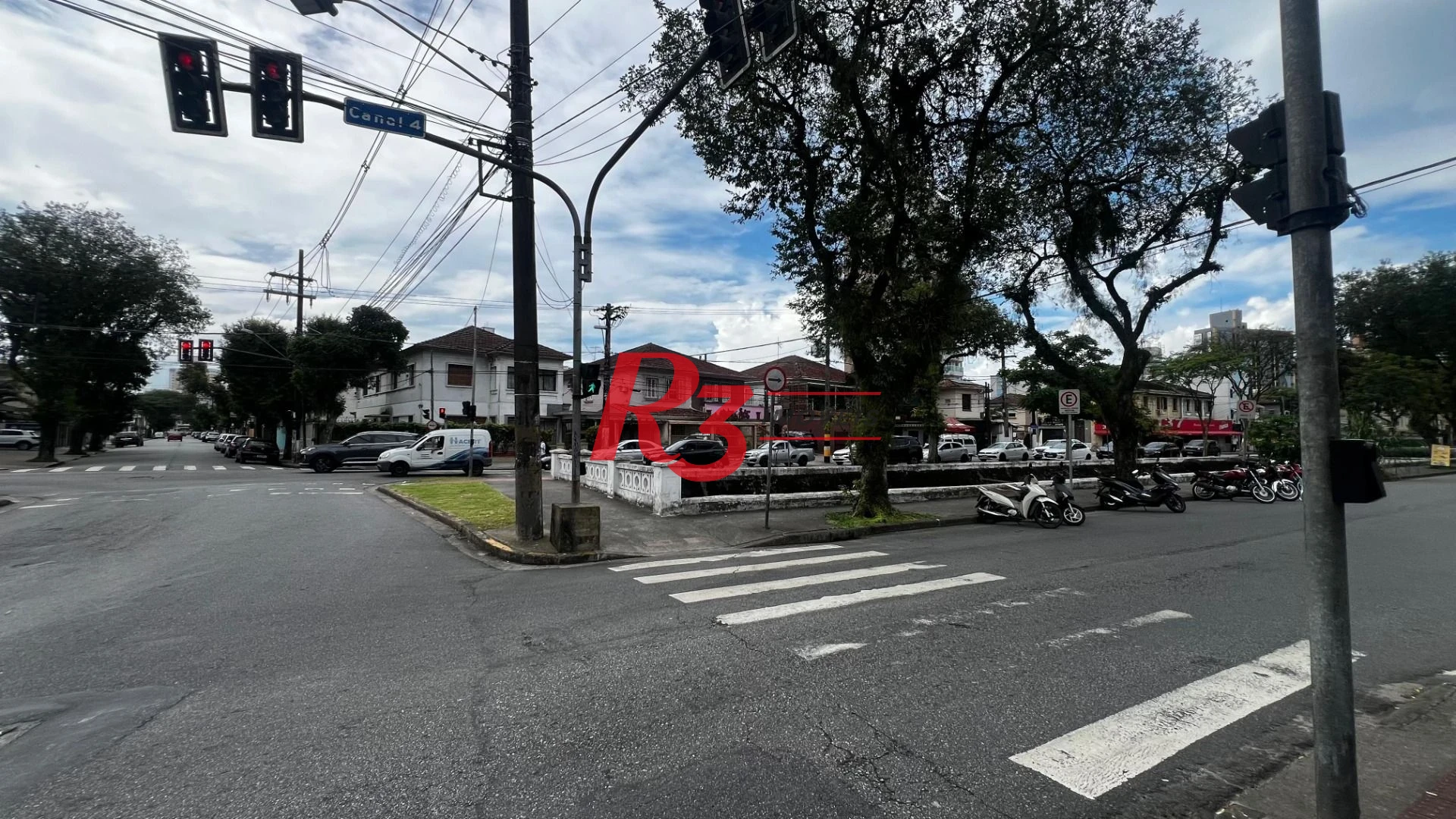 Casa com 3 dormitórios para locação, 177 m² por R$ 10.000/ano - Boqueirão - Santos/SP