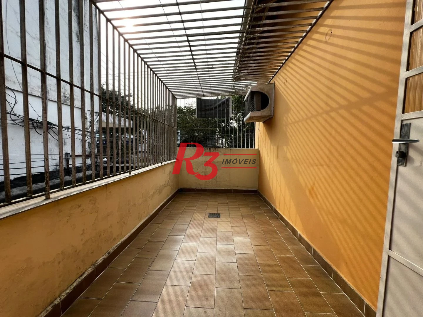 Casa com 3 dormitórios para locação, 177 m² por R$ 10.000/ano - Boqueirão - Santos/SP