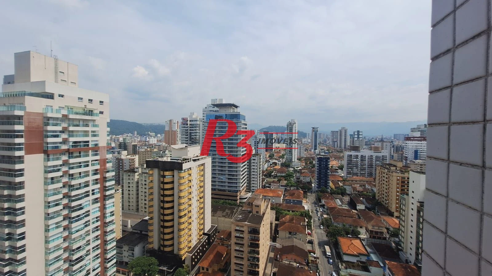 Apartamento com 2 dormitórios para alugar, 72 m² por R$ 6.500,02/mês - Gonzaga - Santos/SP