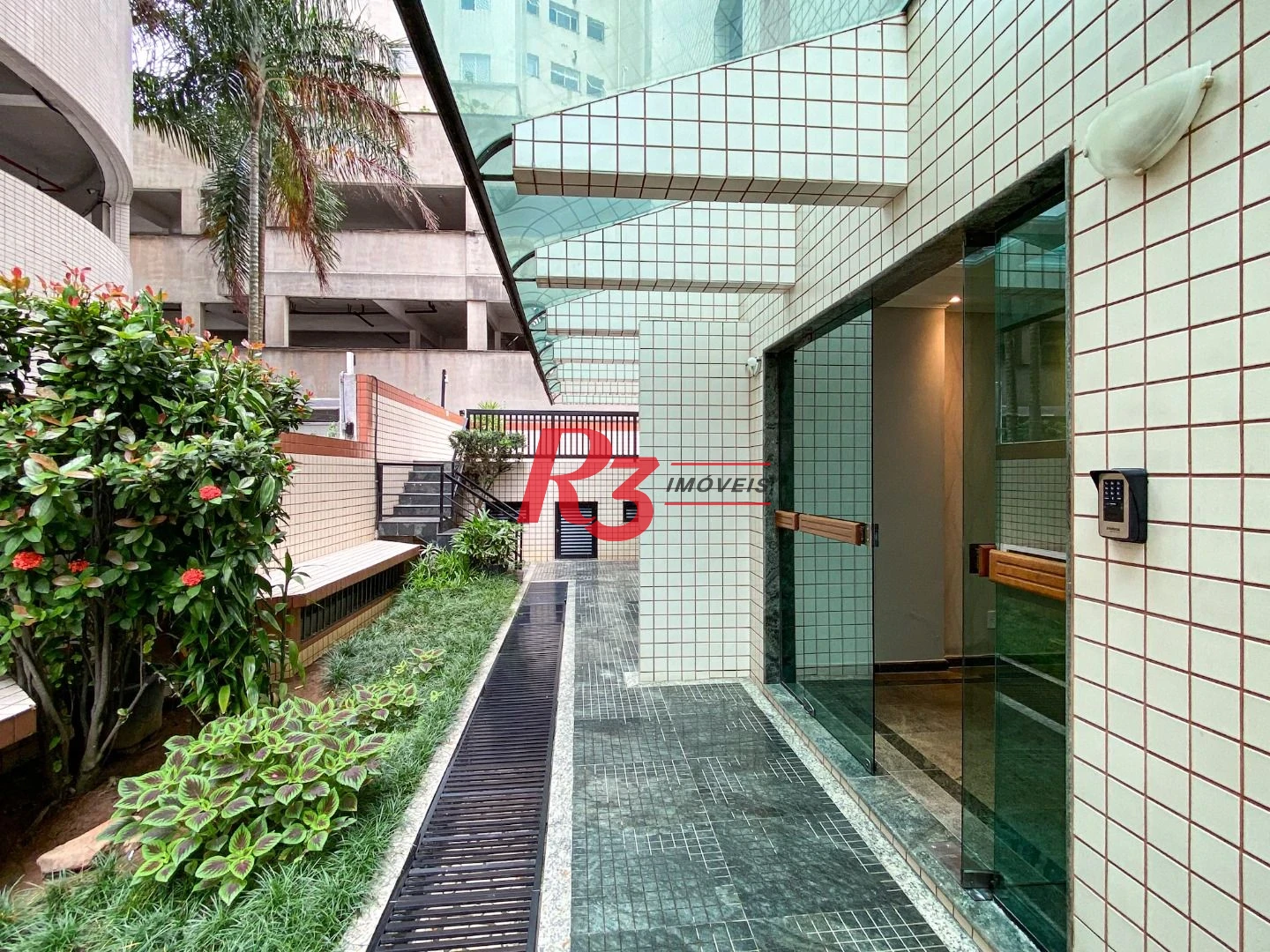 Cobertura com 3 dormitórios à venda, 380 m² por R$ 3.520.000,00 - Gonzaga - Santos/SP