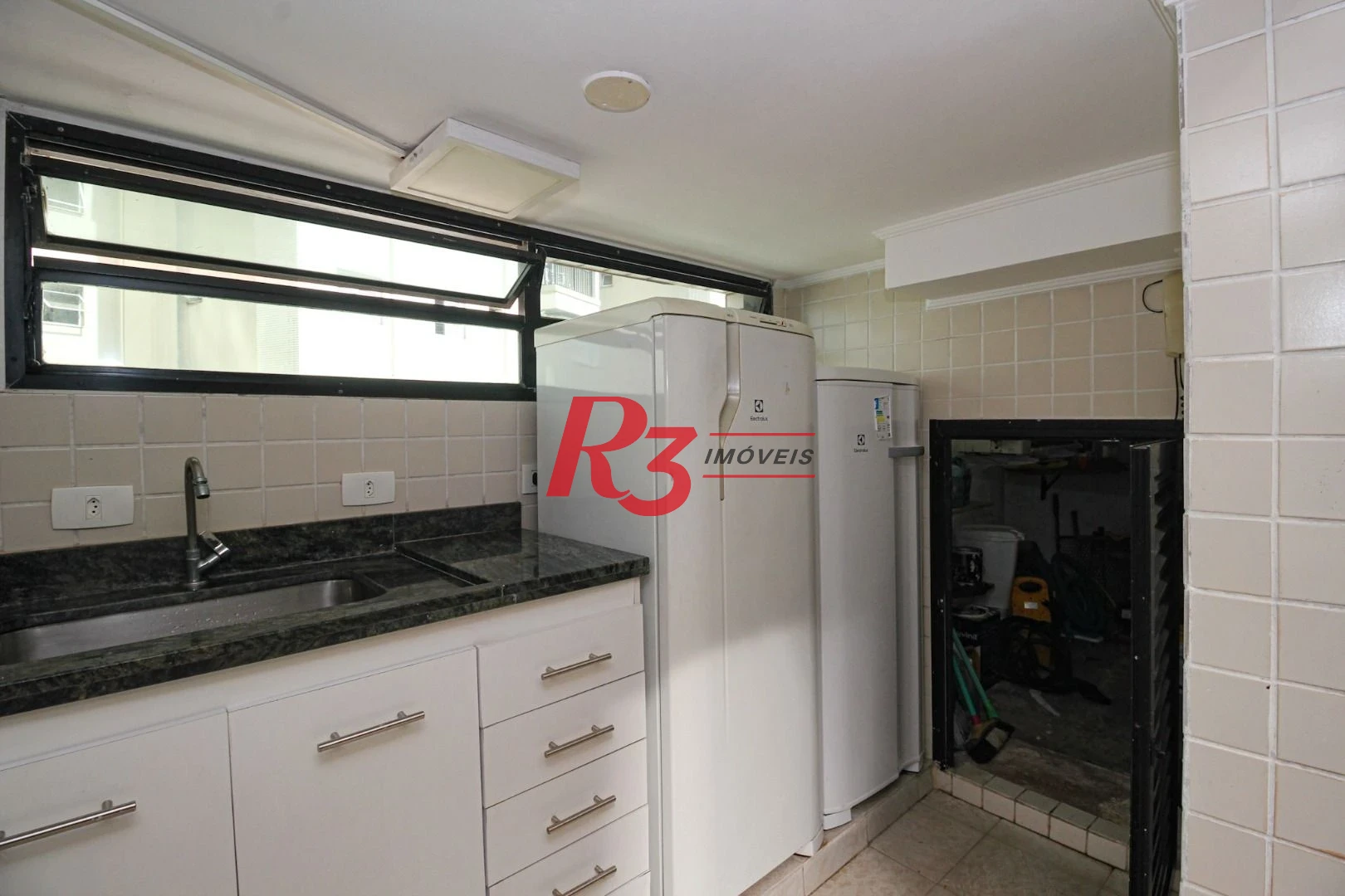 Cobertura com 3 dormitórios à venda, 380 m² por R$ 3.520.000,00 - Gonzaga - Santos/SP
