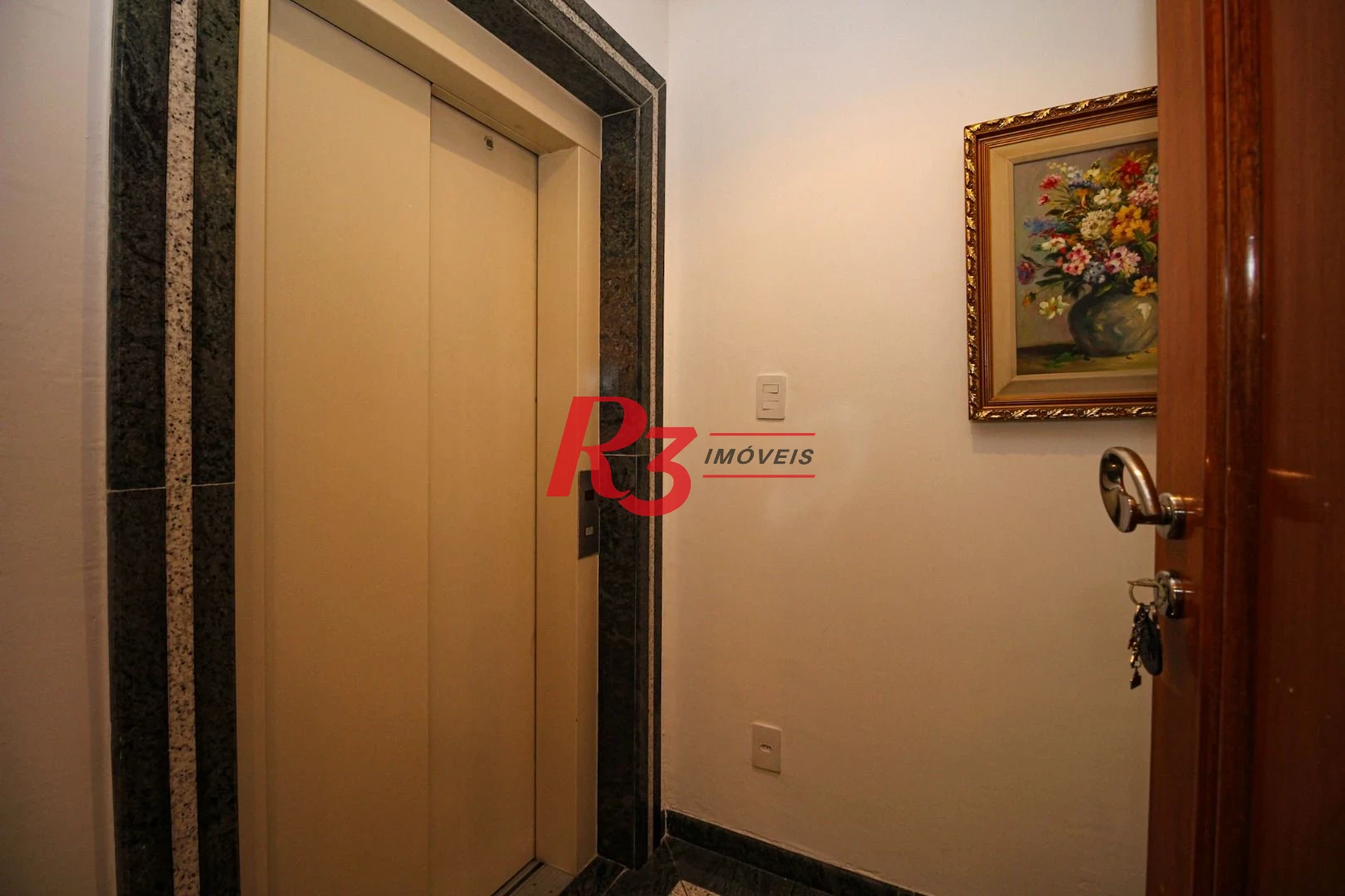 Cobertura com 3 dormitórios à venda, 380 m² por R$ 3.520.000,00 - Gonzaga - Santos/SP