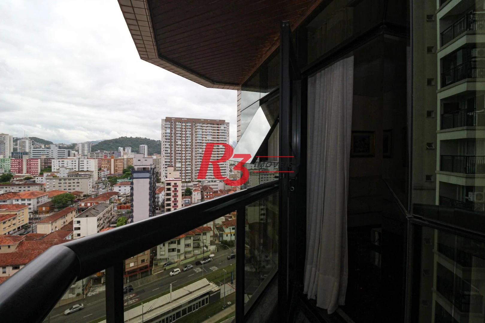 Cobertura com 3 dormitórios à venda, 380 m² por R$ 3.520.000,00 - Gonzaga - Santos/SP