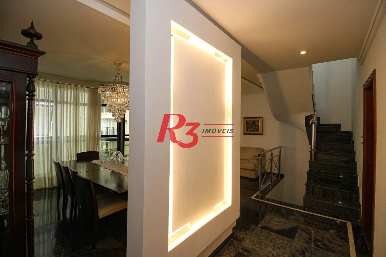 Cobertura com 3 dormitórios à venda, 380 m² por R$ 3.520.000,00 - Gonzaga - Santos/SP
