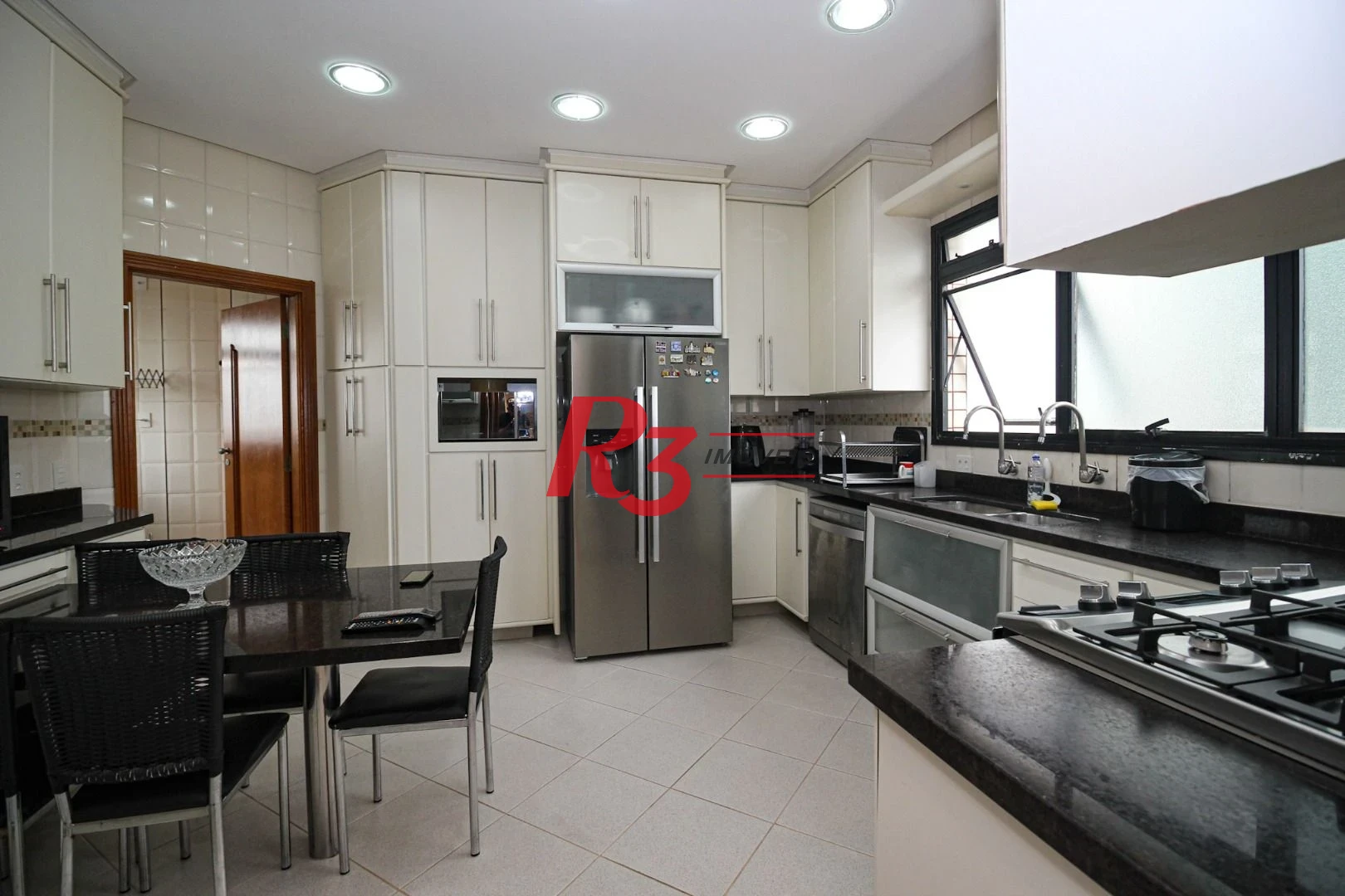 Cobertura com 3 dormitórios à venda, 380 m² por R$ 3.520.000,00 - Gonzaga - Santos/SP