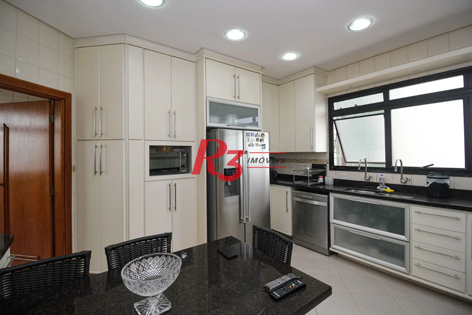 Cobertura com 3 dormitórios à venda, 380 m² por R$ 3.520.000,00 - Gonzaga - Santos/SP