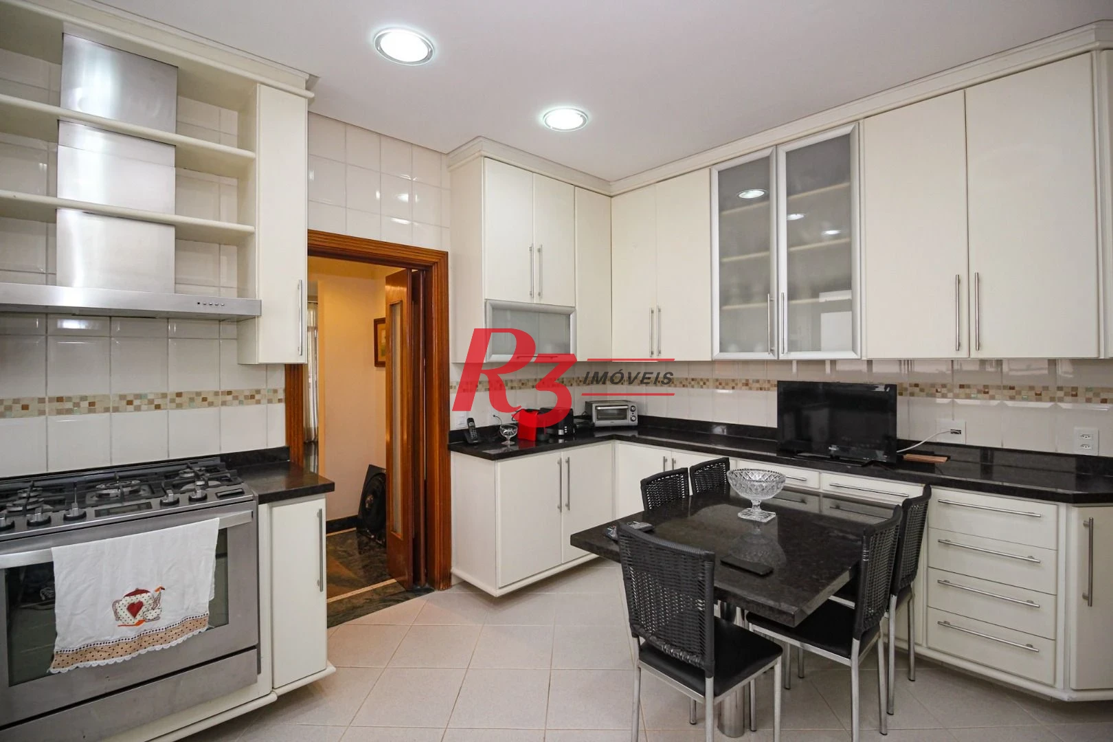 Cobertura com 3 dormitórios à venda, 380 m² por R$ 3.520.000,00 - Gonzaga - Santos/SP