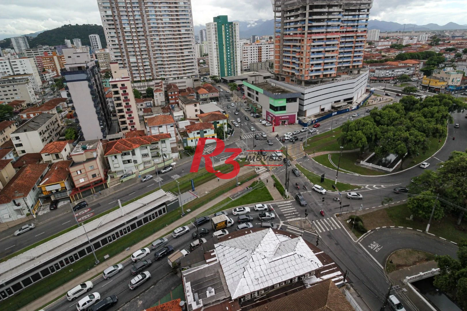 Cobertura com 3 dormitórios à venda, 380 m² por R$ 3.520.000,00 - Gonzaga - Santos/SP