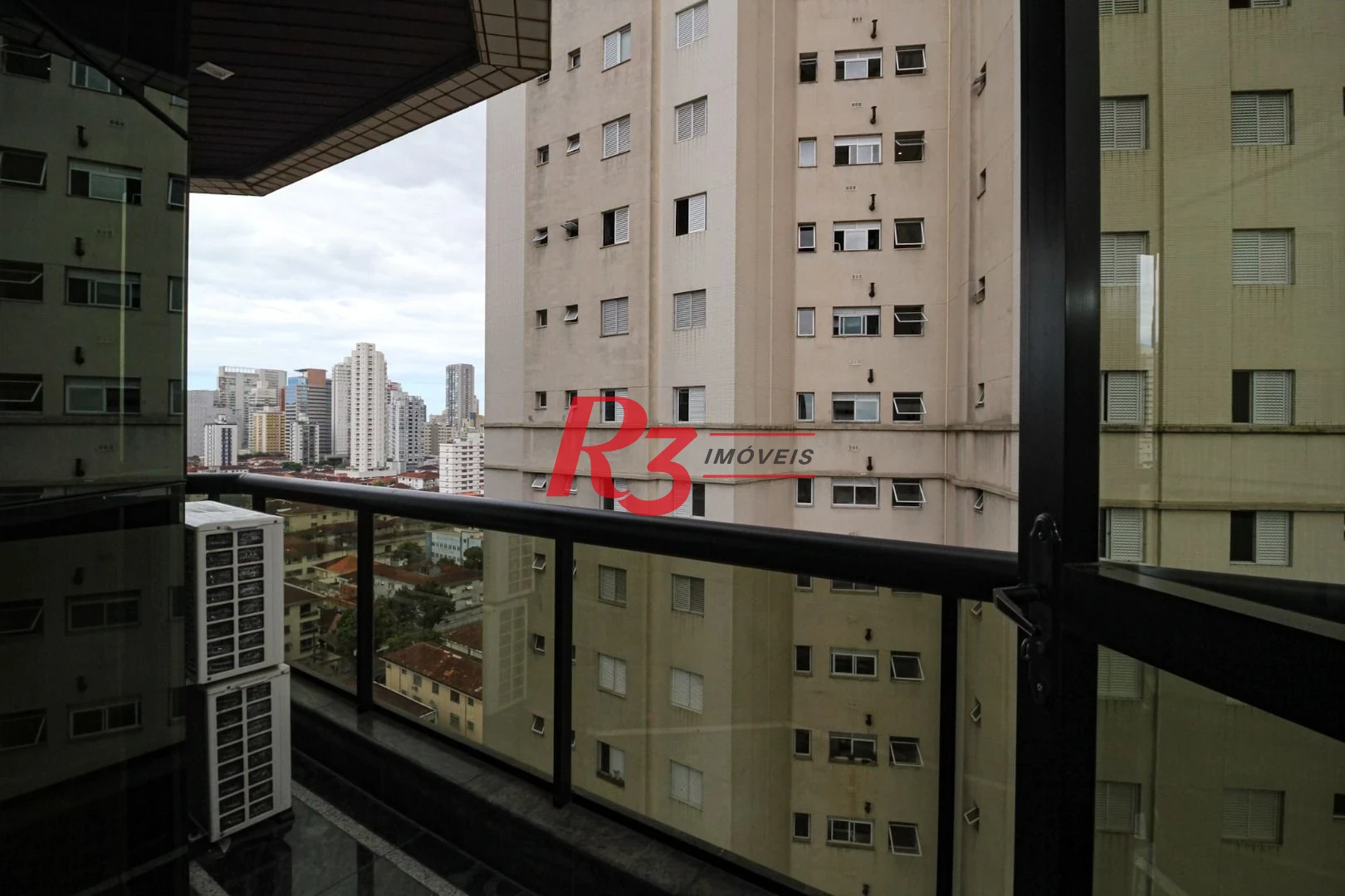Cobertura com 3 dormitórios à venda, 380 m² por R$ 3.520.000,00 - Gonzaga - Santos/SP